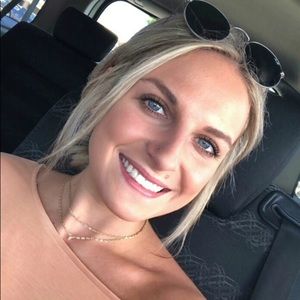 Meet your Posher, Cecelia